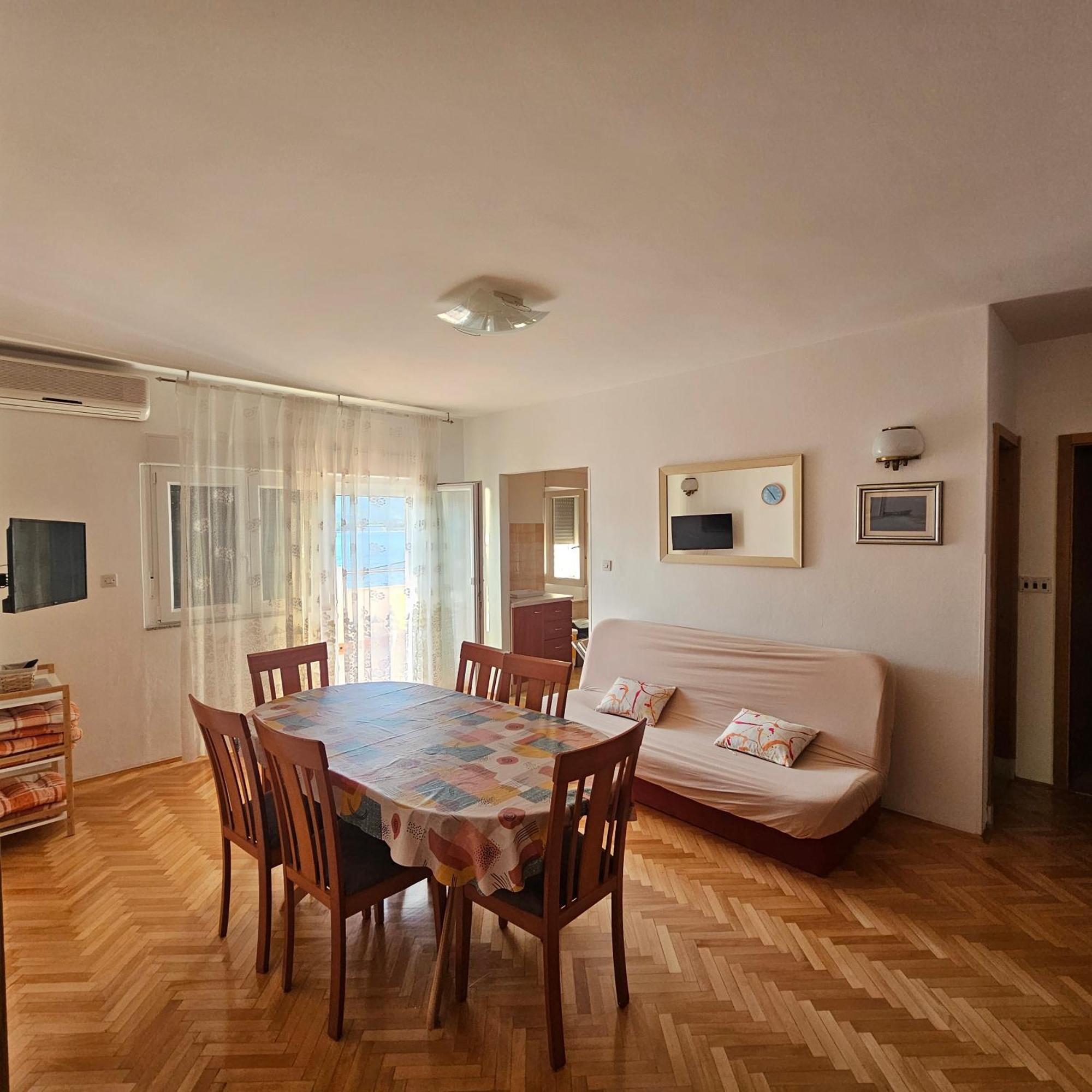Apartment Nikica Трогир Стая снимка