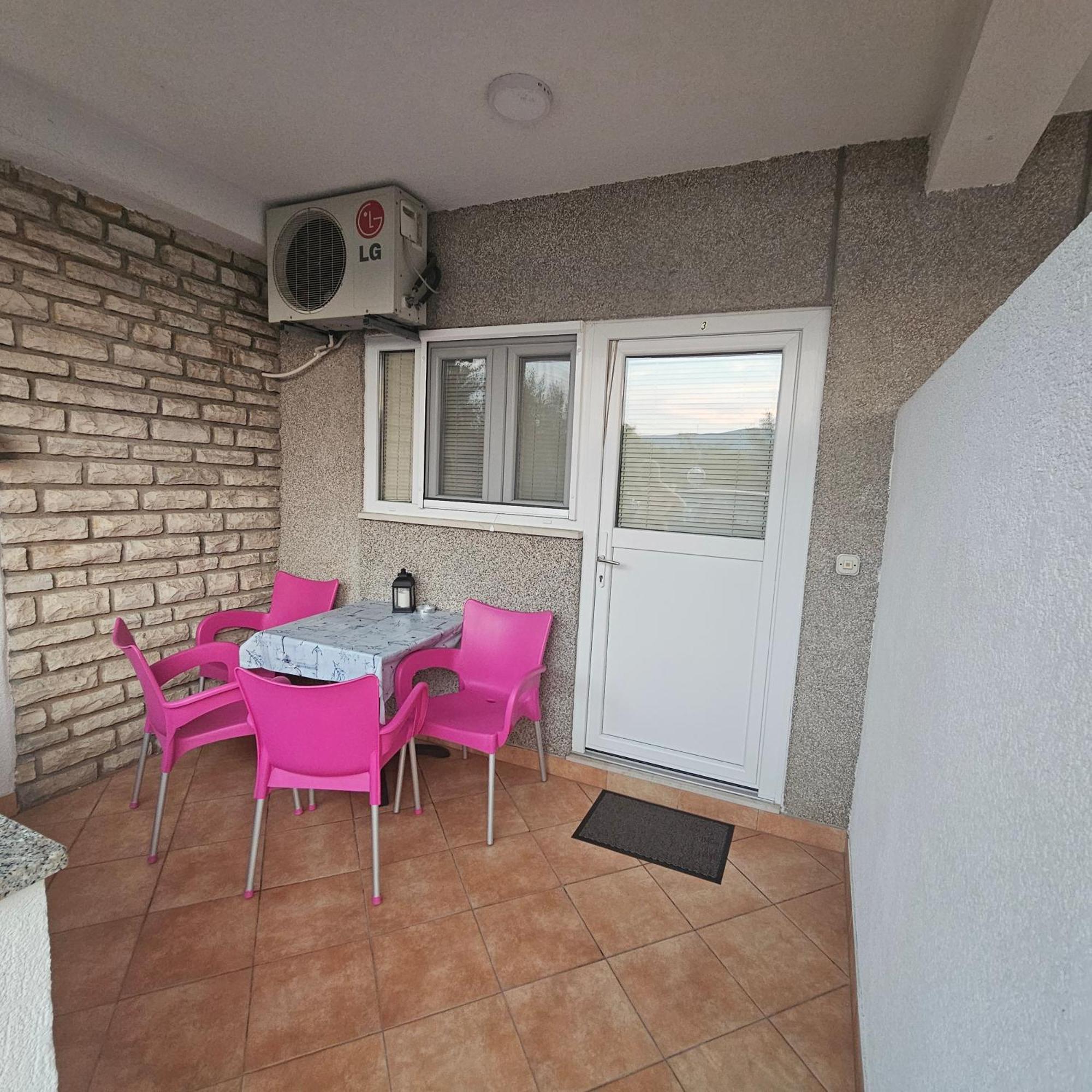 Apartment Nikica Трогир Стая снимка
