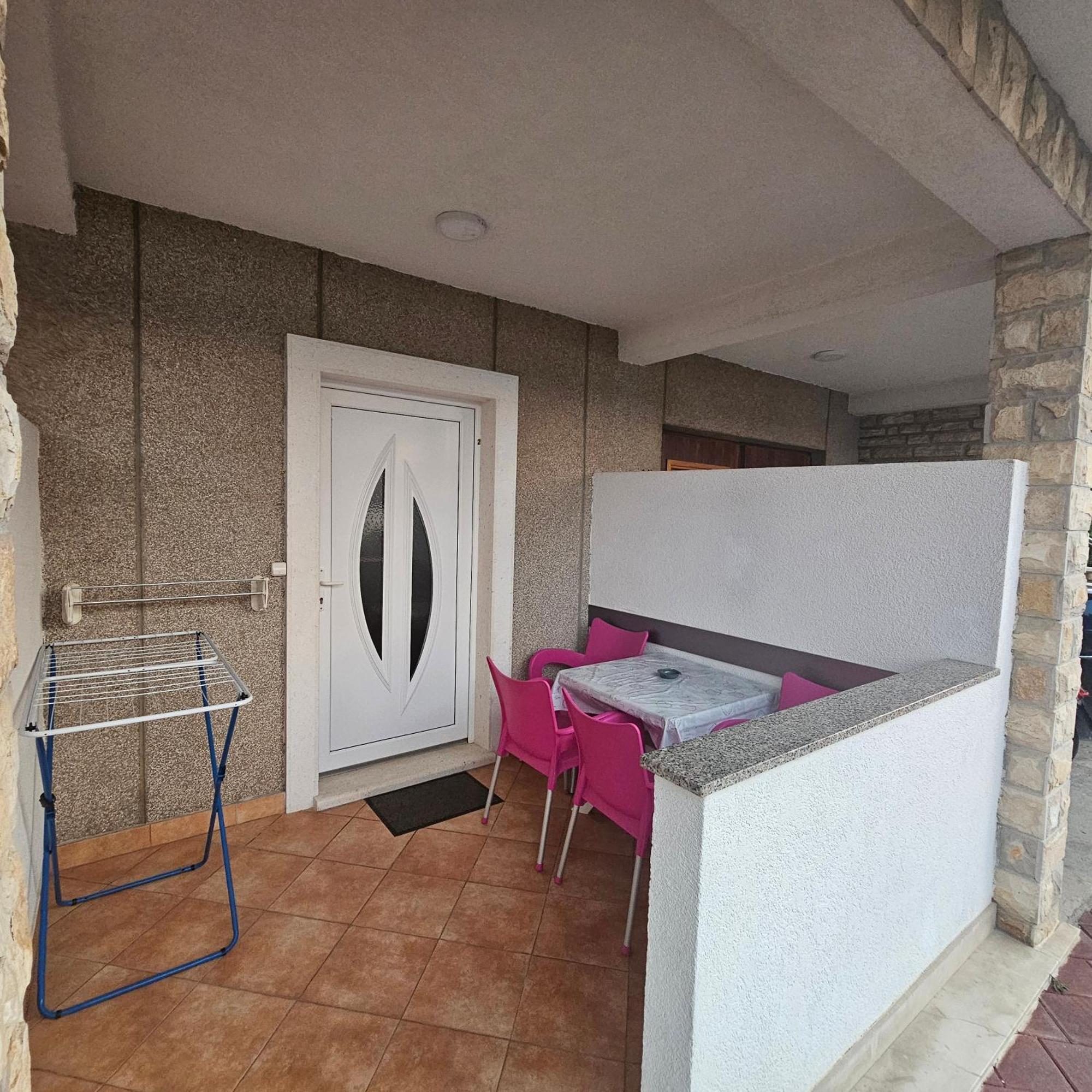 Apartment Nikica Трогир Стая снимка