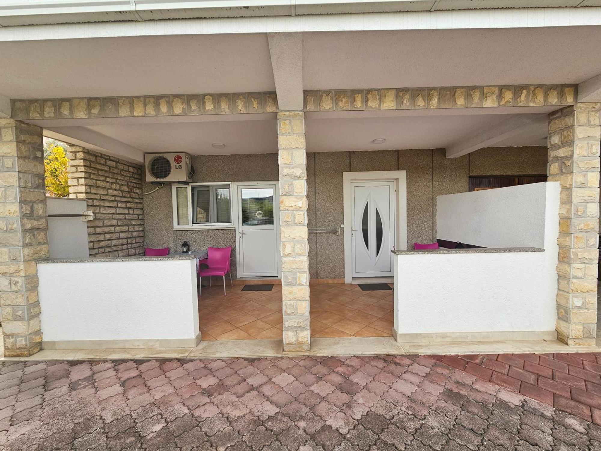 Apartment Nikica Трогир Екстериор снимка